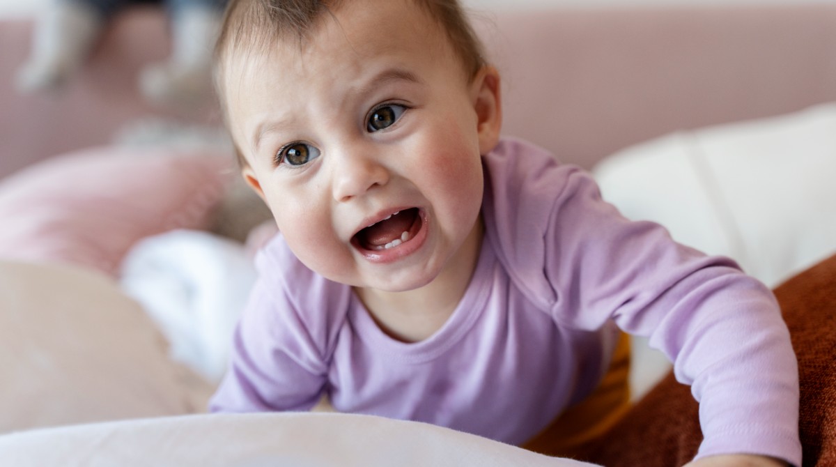 bayi jatuh dari tempat tidur