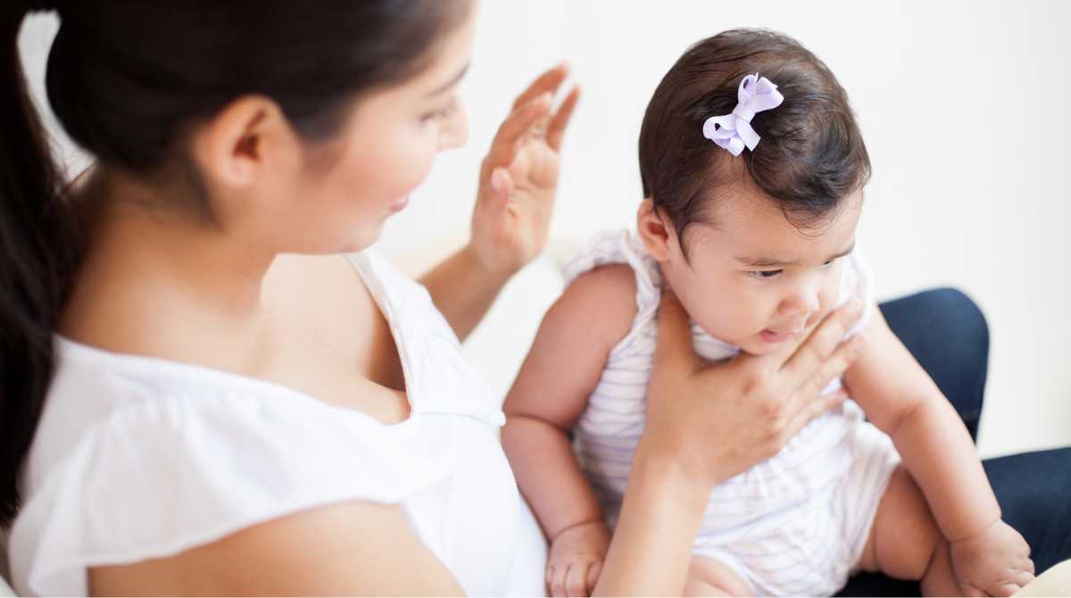 beda gumoh dan muntah pada bayi, bayi sendawa, bayi gumoh