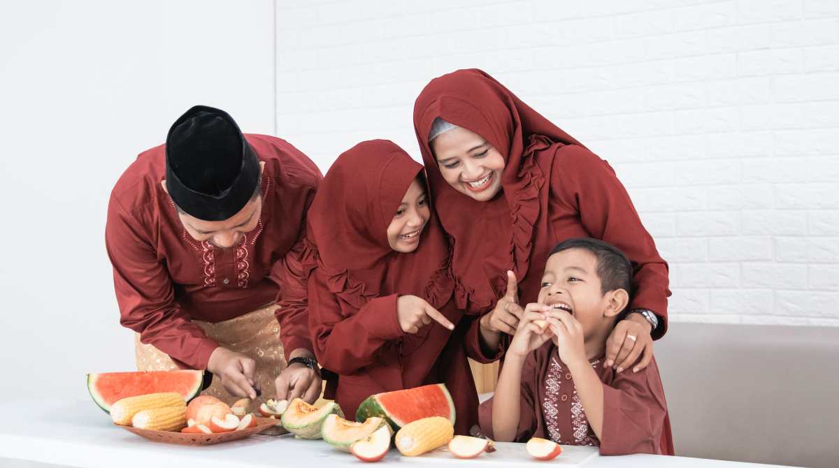 cara komunikasi dengan anak, cara komunikasi yang baik, keluarga muslim 