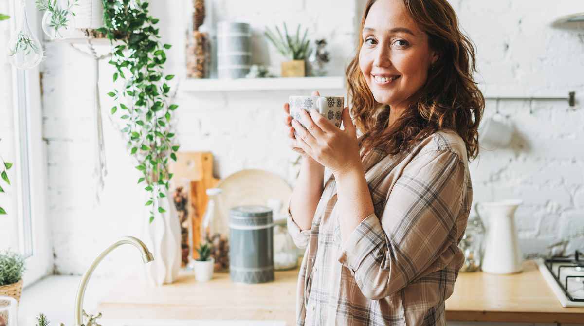 cara mengatasi mual saat hamil, cara atasi morning sickness, ibu hamil mual, ibu hamil minum teh