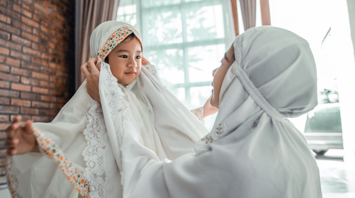 mengatur waktu di bulan ramadan, manajemen waktu ibu, mengajarkan anak beribadah, anak belajar sholat