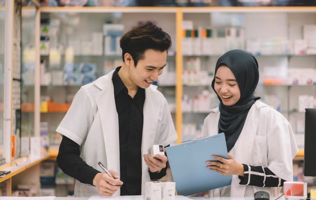 PharmAcademy Berdayakan Apoteker