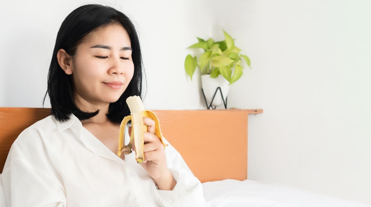 buah penambah darah untuk ibu hamil, ibu hamil makan pisang