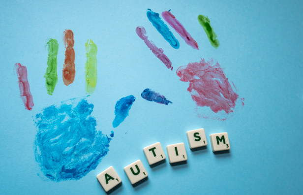 anak dengan autisme