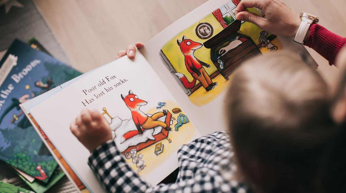 tanda disleksia pada anak, anak baca